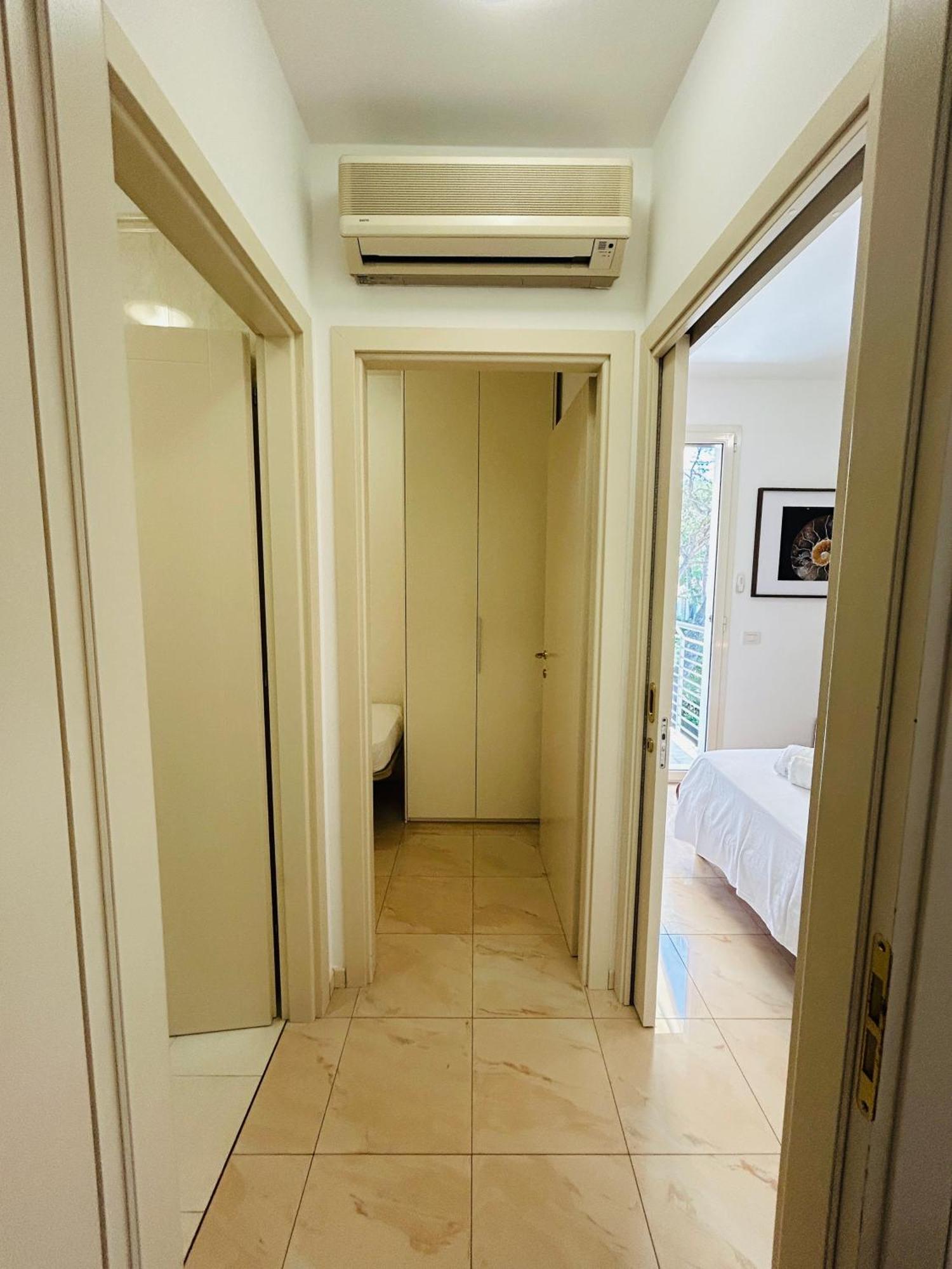 Damiano Chiesa Flexrent - Abissinia Apartment Riccione Bagian luar foto