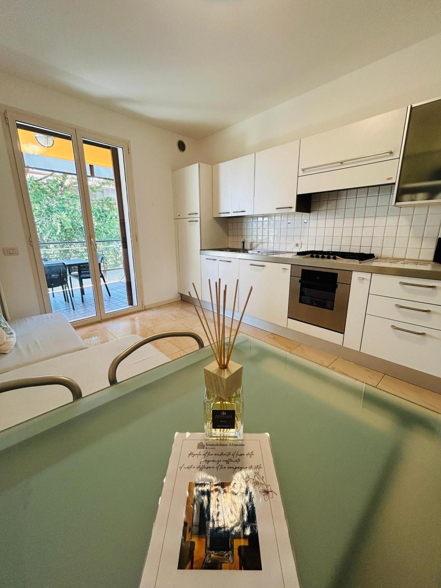 Damiano Chiesa Flexrent - Abissinia Apartment Riccione Bagian luar foto