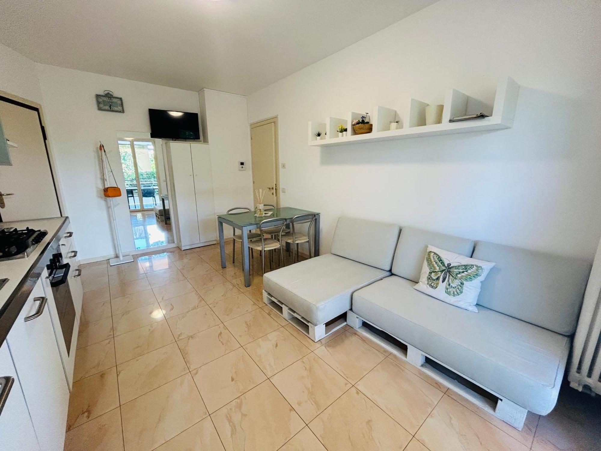 Damiano Chiesa Flexrent - Abissinia Apartment Riccione Bagian luar foto
